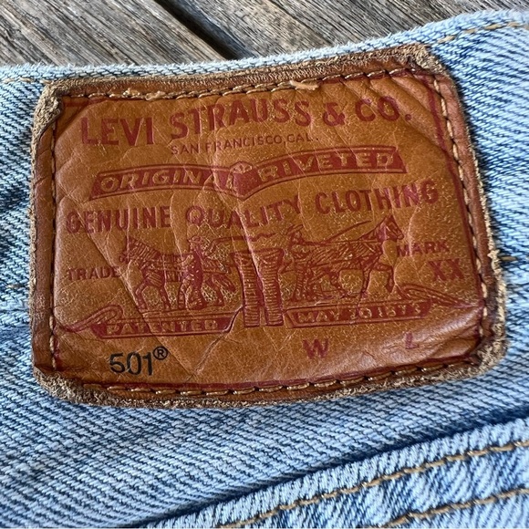 Levi’s 501 Big E Distressed Cutoff Denim Shorts Button Fly 100% Cotton Size 24 - Picture 9 of 12